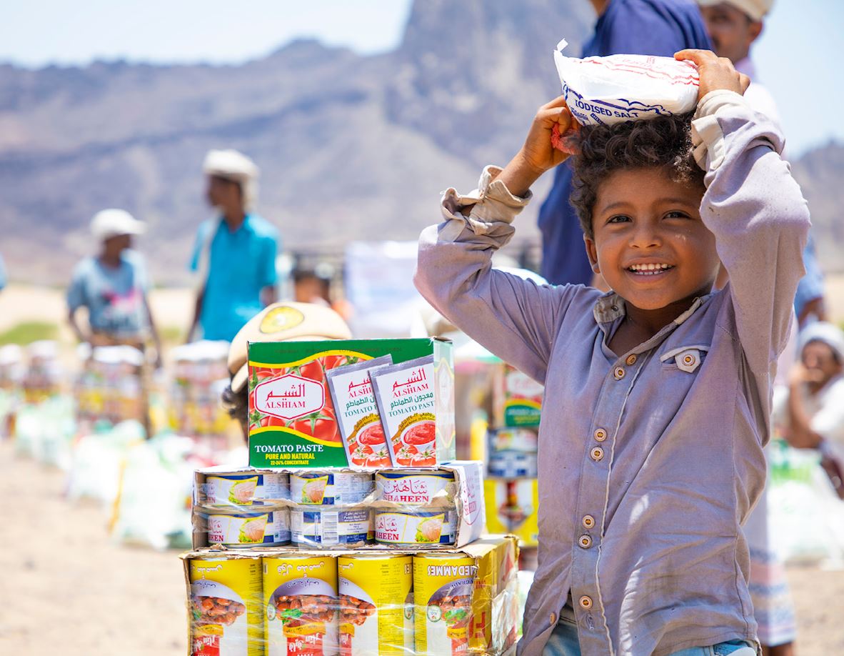 Colis Alimentaire Ramadan Muslim Hands France